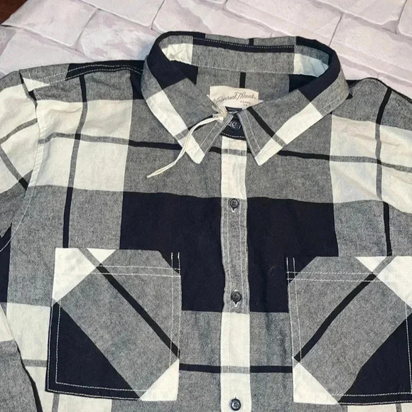 UNIVERSAL THREAD black plaid size large shirt - Picture 2 of 3